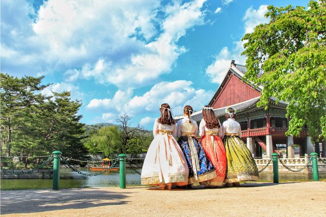 10day Small Group Discover Korea Tour : History, Food and Culture - Jeju Island day 1: Dokkaebi Road, ARTE Museum, and seaside breaks
