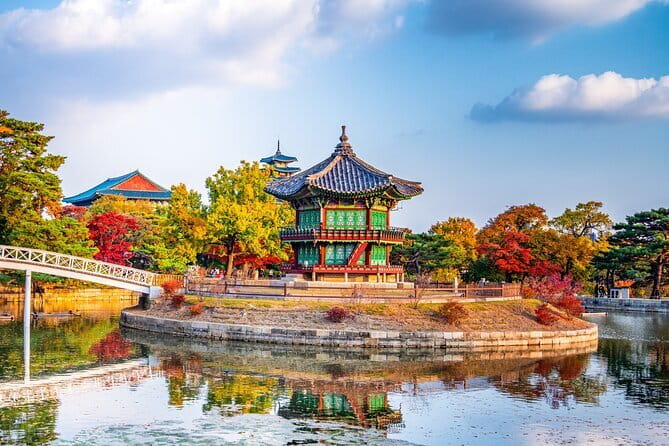 7 days Flexible Tour for Major Cities(Seoul,Busan,Gyeongju etc) - Seoul Day 2: N Seoul Tower, Bongeunsa calm, Starfield photos, and a Han River night cruise