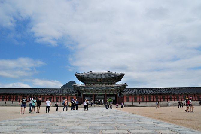 8 Hours Private tour with top attractions in Seoul - Private 8 Hours, Up to 7 People, With Pickup and a Driver