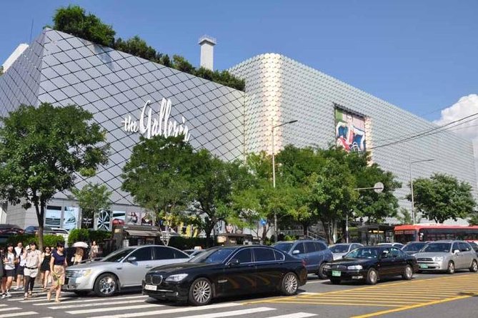Best of Seoul Shopping Tour - Myeongdong Shopping Street: cosmetics focus and brand options (Stop 6)