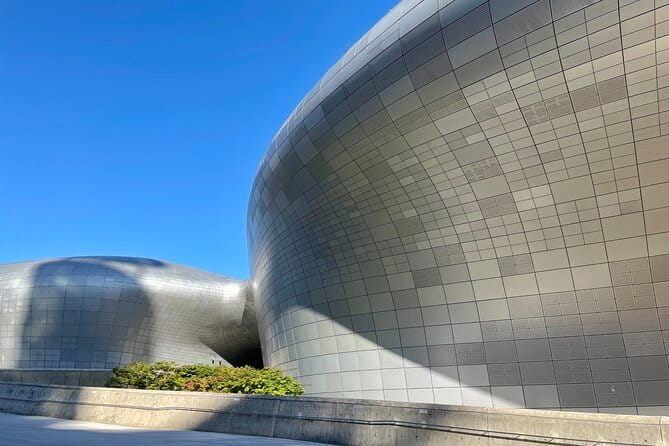 Contemporary & Retro Seoul Private Tour with Local Food Tasting - Key highlights at a glance