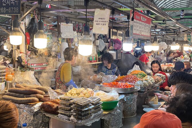 Customizable Seoul Private Tour Palaces Food and Markets - Jogyesa Temple: A Quiet Reset in the Middle of the City