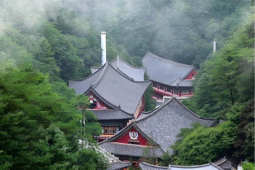 Danyang Tour:Guinsa Temple & Bobaljae & Cheongpung Cable Car - Guinsa Temple: Korea’s largest temple, reached through the forest