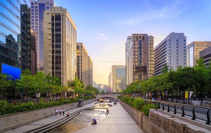 Deoksugung & Jeongdong-gil: A Walk in Korea's Rich Heritage - Key points you’ll care about