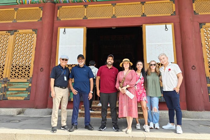 Deoksugung & Jeongdong-gil: A Walk in Korea's Rich Heritage - Gwanghwamun Square and King Sejong: ending in Seoul’s public life
