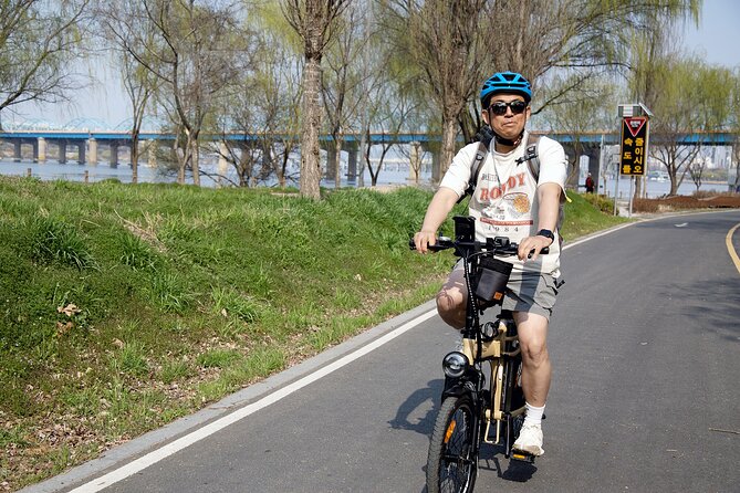 ENKO Electric Bike Ride on The Han River Bike Path in Seoul - Getting set up near Gwangheungchang Station (Line 6)