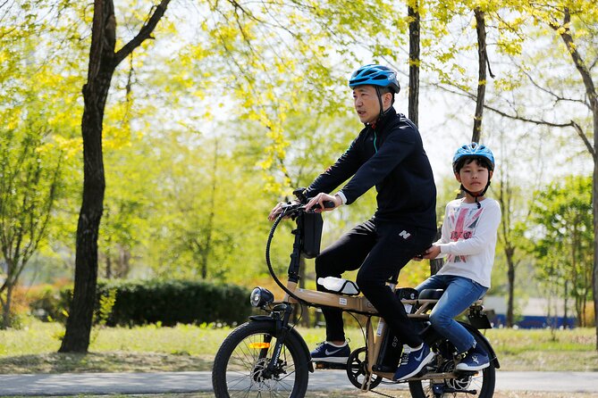 ENKO Electric Bike Ride on The Han River Bike Path in Seoul - Banpo Bridge fountain show: how to think about timing