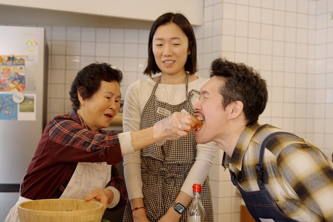 Flavors of Seoul: Grandma's Handmade Noodles to Night Market Tour - A 9-Hour Seoul Food Loop That Starts with Homemade Noodles