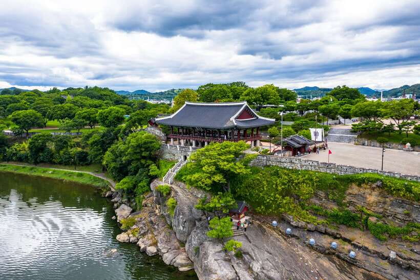 From Seoul: 5-Day Tour of Korea with UNESCO Sites - Day 3: Jagalchi Seafood, Haeundae Views, and Nightfall in Gyeongju