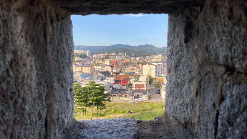 From Seoul: Starfield Library, Hwaseong, Gwangmyeong Cave - Starfield Library Suwon: A Book Stop That Doesn’t Feel Like a Book Stop