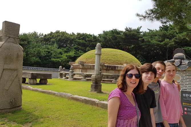 Gangnam Tour(Inc. Dinner & Drink) _ The past and present of Korea - Seolleung & Jeongneung: the UNESCO pause you’ll remember