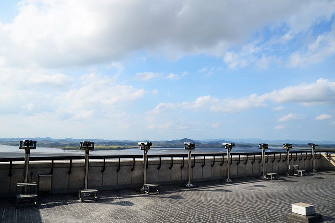 Glimpse into North Korea in 4 hours' layover tour - Price and value: is $220 worth a 4-hour “glimpse”?