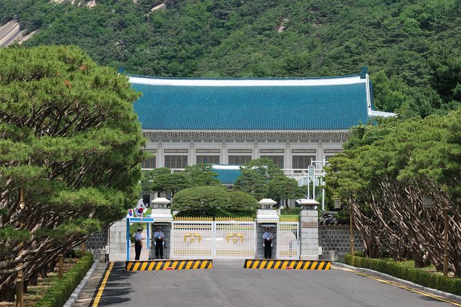 Gyeongbok Palace and Korean Folk Village Tour - Timing, Tuesday Closures, and How to Stay Flexible