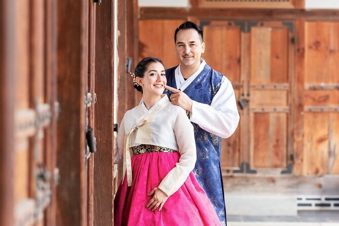 Gyeongbokgung Hanbok Photoshoot - Who This Is Best For (Couples, Families, and First-Timers)