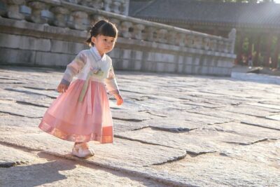 Gyeongbokgung palace family/group private photoshoot - Hanbok choice and hairstyling: where the session gets easy