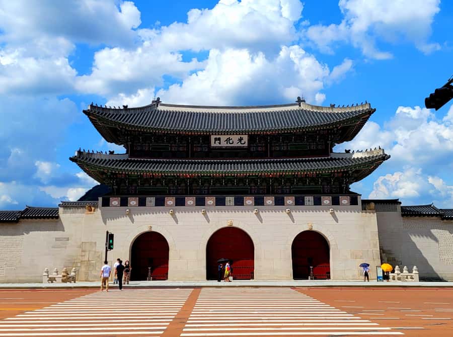 Gyeongbokgung Palace, Jogyesa Temple and Bukchon village - Key things to look forward to