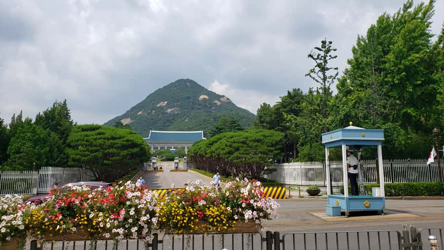 Gyeongbokgung Palace, Jogyesa Temple and Bukchon village - Gwanghwamun Square and King Sejong: your quick Seoul orientation