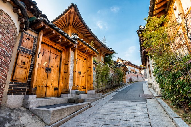 [ Half Day ] Sightseeing, Top 3 spots of Seoul !! - The Guide Makes the Difference: Amy, Cindy, and Park