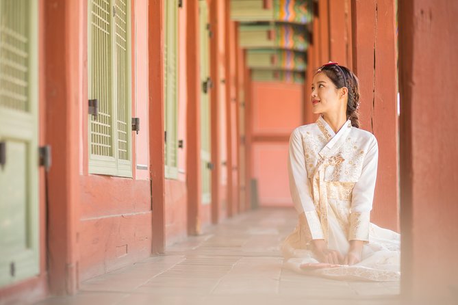 Hanbok rental, hanbok experience - Gyeongbokgung Palace Time: Make It Count