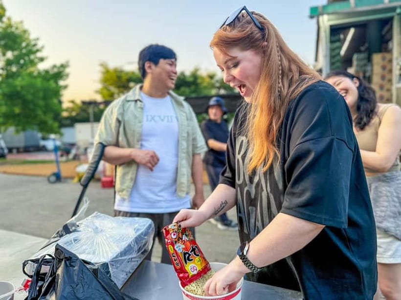 Han's River Picnic in Center of Seoul - Why a Han River picnic works better than a restaurant night