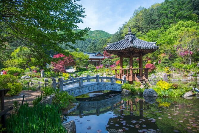 Herb Island and Sanjung Lake and Bidulginang Water Falls - Pocheon Herb Island: plants, herbs, and fall favorites like pink muhly grass