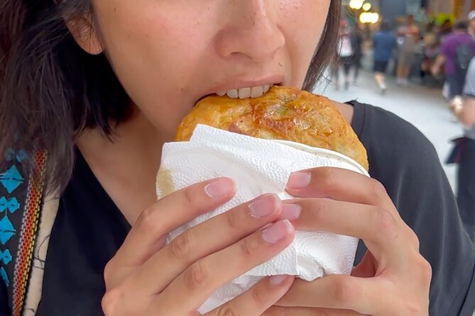 Hidden Street Food food tour in Seoul - Namdaemun Market Gate 2: where the tour begins