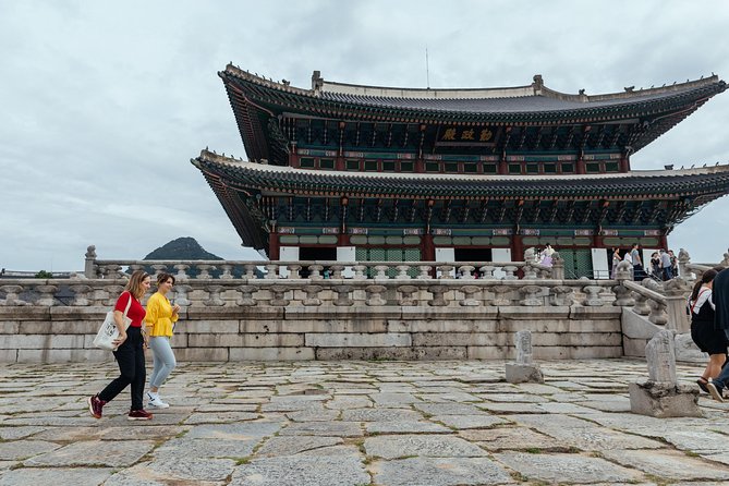 Highlights & Hidden Gems With Locals: Best of Seoul Private Walking Tour - Price and value: is $123.22 per person worth it?