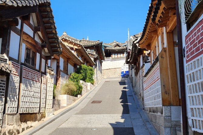 Highlights of Seoul Tour in Seoul: Deoksugung & N Seoul Tower - Cheongha Korea Ginseng Museum: the short stop that explains a big Korean staple