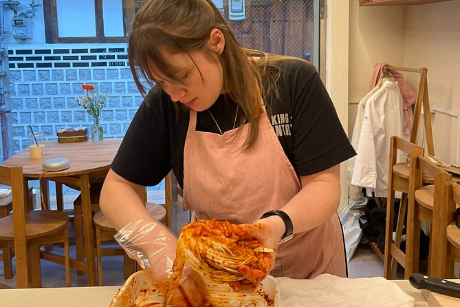 Kimchi class with Chef Hakyung near Gyeongbokgung place - Key highlights if you love Seoul with a side of kimchi