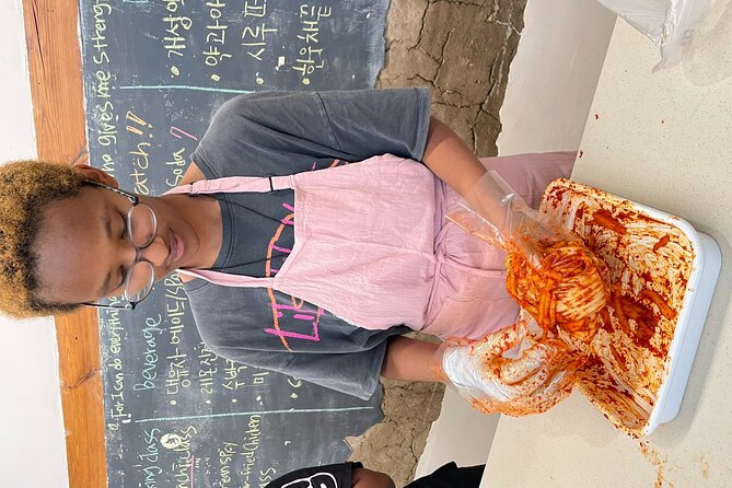 Kimchi class with Chef Hakyung near Gyeongbokgung place - The Studio: Photos, Calm, and a Kitchen You Can Work In