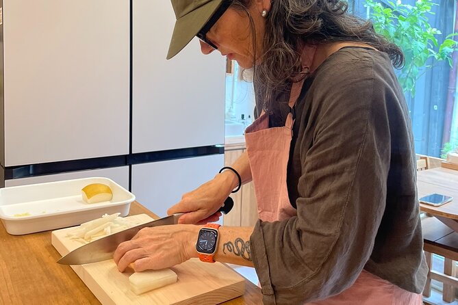 Kimchi class with Chef Hakyung near Gyeongbokgung place - Stops Before and After: Gyeongbokgung, Cheongwadae Sarangchae, and the Blue House Area