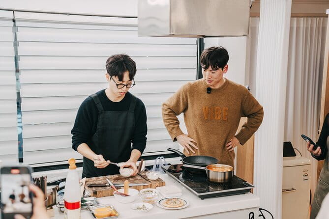 Korea Cooking Class with 3 stars Michelin Chef & Content creators - A 7:00 pm Seoul cooking class with Koreanbong and a 3-star chef