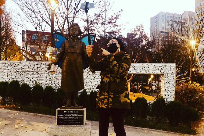 [KoreaByLocal] Authentic Seoul Night Walk and Chicken & Beer - Stop 3: Gwanghwamun Square and Seoul’s big-picture story