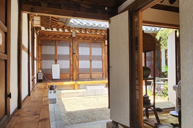 Korean Brewery - Seoul’s Bukchon Workshop and the Rice-Alcohol Side of Town