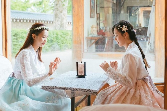 Korean Hanbok Rental Shop - Private Group Setup: Good for Couples, Families, and Friends