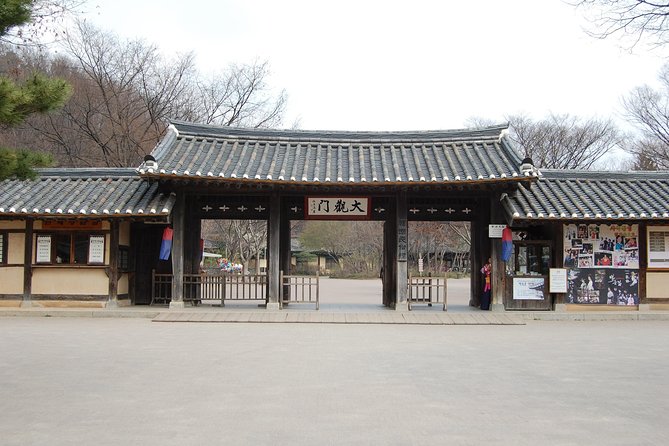 Korean Heritage Tour: Palaces and Villages of Seoul Including Gyeongbokgung Palace - Price and Value: What $140 Buys in One Structured Day