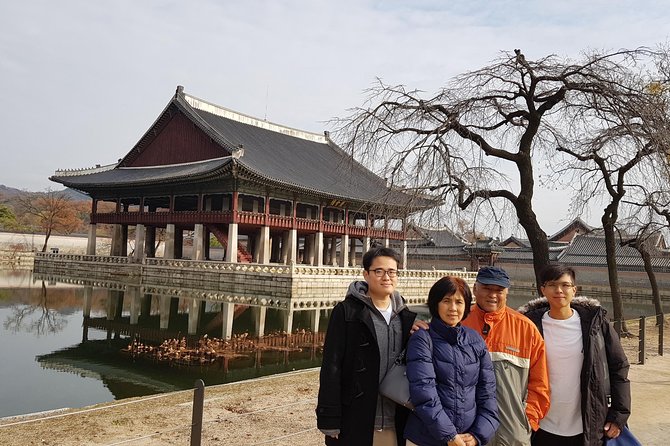 Layover Tour for essential Seoul City & Gourmet tour(Incl. Lunch) - Bukchon Hanok Village and Baek In-je House: traditional Seoul you can actually see