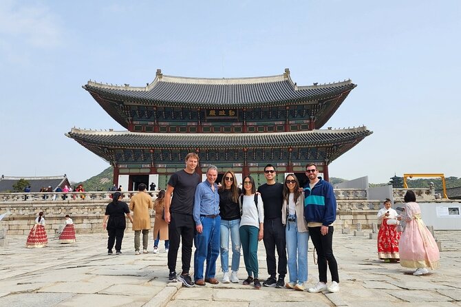 Layover Tour for essential Seoul City & Gourmet tour(Incl. Lunch) - National Folk Museum of Korea and Jogyesa Temple: culture with two moods