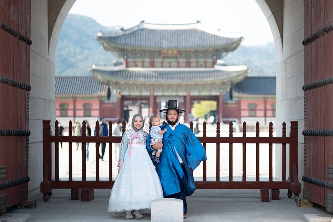 Layover Tour from Incheon Airport to Seoul with a Tour Specialist - Jogyesa Temple: a calm pause with modern contrast