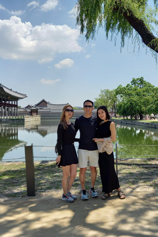 Layover tour to Gyeongbokgung-Folk Museum-Bukchon-Insadong - Key things that make this layover tour work