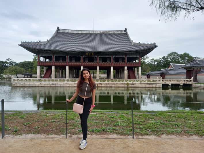 Layover tour to Gyeongbokgung-Folk Museum-Bukchon-Insadong - Price and logistics: what you’re really paying for