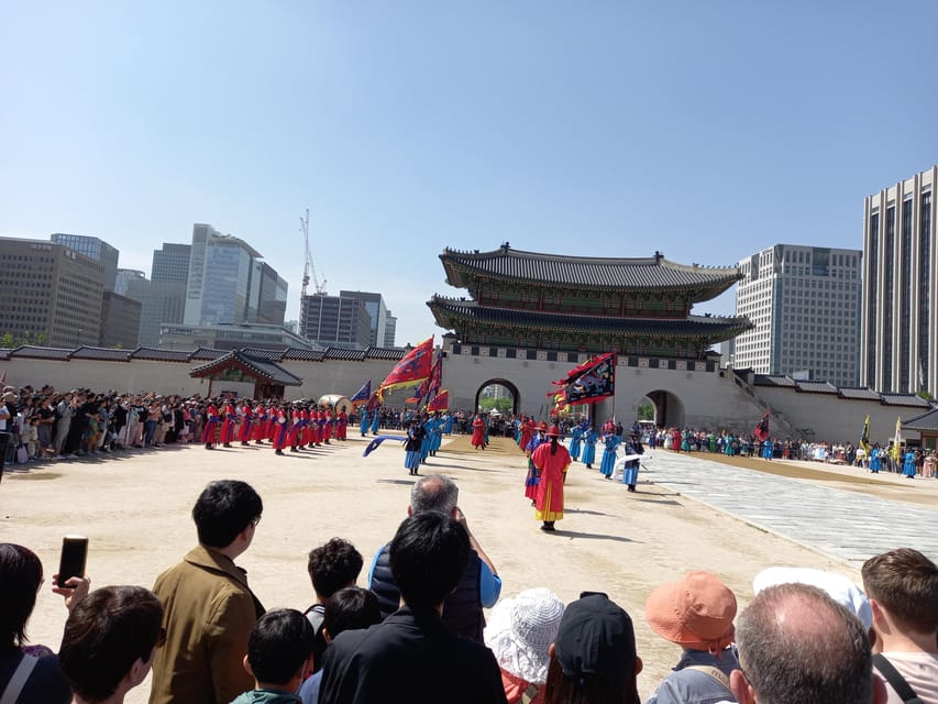 Layover tour to Gyeongbokgung-Folk Museum-Bukchon-Insadong - Insadong street time: translate culture into everyday Seoul