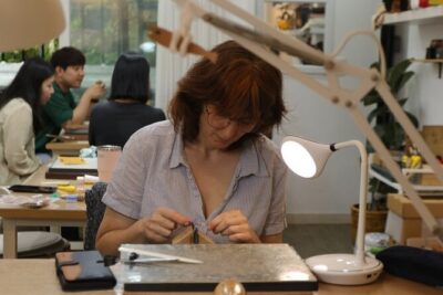 Leather Products Workshop in Seoul - The Classroom Setup: Cozy Pace, Real Guidance