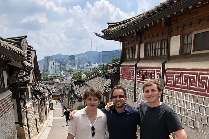 Lee’s Private 4-hour Customized Seoul Tour - DDP, museums, and the War Memorial: Seoul through design and modern history