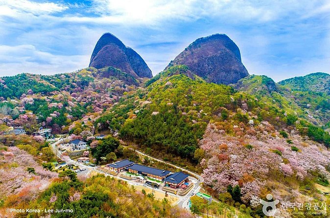 Maisan Cherry Blossom and Jeonju Hanok Village - The ride through Jinan-gun on the way to Jeonju