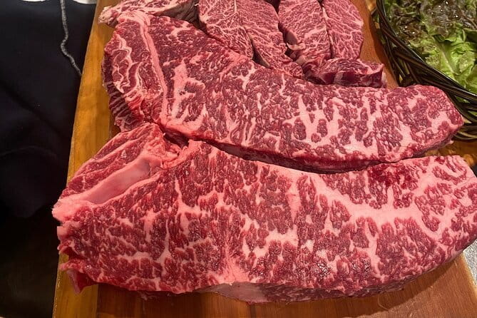 Majang Meat Market Experience: Private Tour with Han-woo Beef BBQ - Majang Meat Market at 6:00 pm: what the night feels like