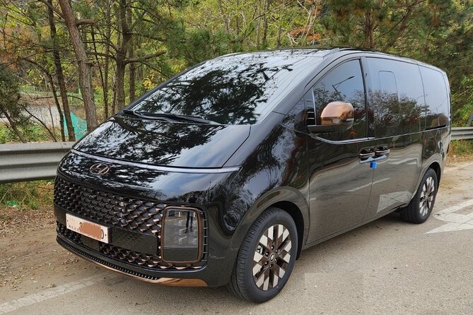 Private Airport Transfer <em> Incheon Airport <-> Seoul (1-5 people) – Key things I’d zero in on before booking’ /></p>
<ul>
<li><strong>Flight-tracked gate meeting</strong> in Incheon, with a name board held at the exit/gate area</li>
<li><strong>Private car for up to 5 people</strong>, so you’re not squeezed with luggage</li>
<li><strong>Five pieces of standard luggage included</strong>, with a clear rule for larger bags</li>
<li><strong>You choose the timing</strong> that fits your itinerary, not the other way around</li>
<li><strong>Door-to-door transfers</strong> between Incheon Airport and your Seoul hotel</li>
<li><strong>Mostly smooth rides</strong>, though a small number of reports mention phone use or risky driving habits</li>
</ul>
<h2 id="door-to-door-beats-the-airport-hustle-and-it-costs-less-than-you-think">Door-to-door beats the airport hustle (and it costs less than you think)</h2>
<p><img width="669" height="446" decoding="async" src=