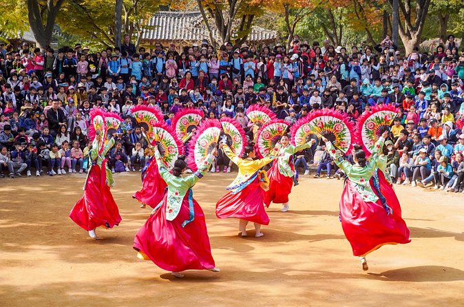 Private Day Trip to Korean Folk Village and Hwaseong Fortress - Cultural Performance: More Than Just Walking