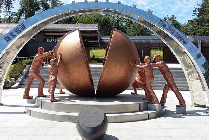 [Private] DMZ & Imjingak Peace Gondola Experience Inter-Korean War - Lunch break: keep it simple and keep moving