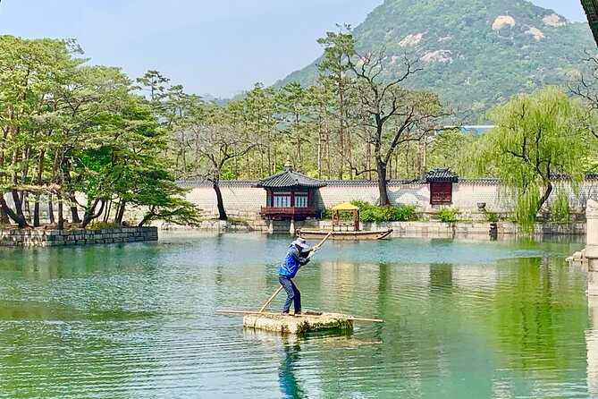 Private Full-Day Guided Tour in Seoul with Lunch, Tea and Dinner - National Folk Museum of Korea and Gyeongbokgung: a strong morning foundation